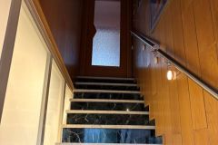32Treppe-ins-OG