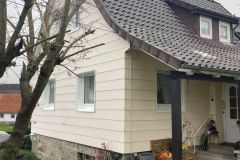 5_Vorn-mit-Haustuer