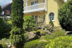 Wunderschoener-pflegeleichter-Garten